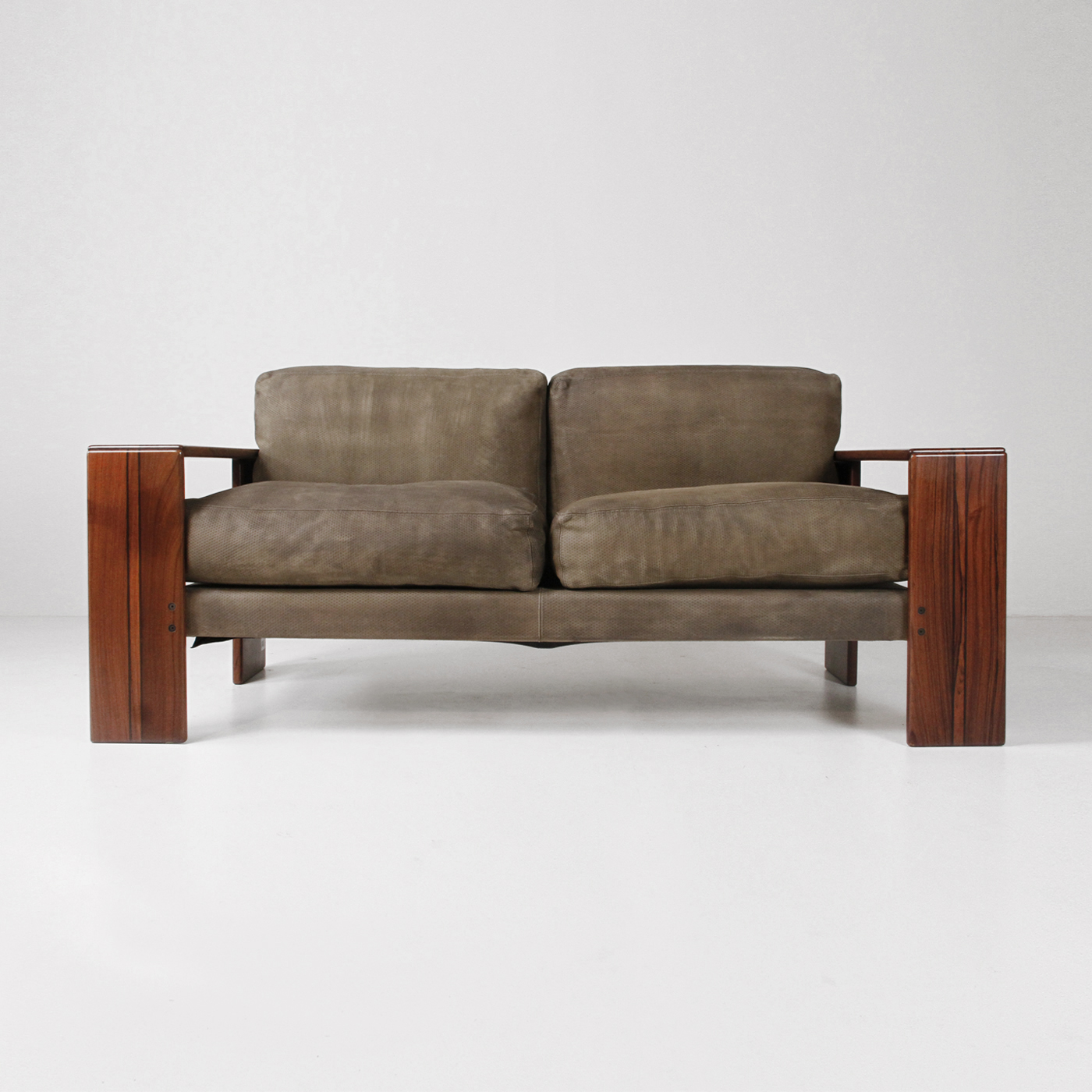 divano, Two seater sofa, Artona,  Afra and Tobia Scarpa, Maxalto, design, mid century modern, wood leather