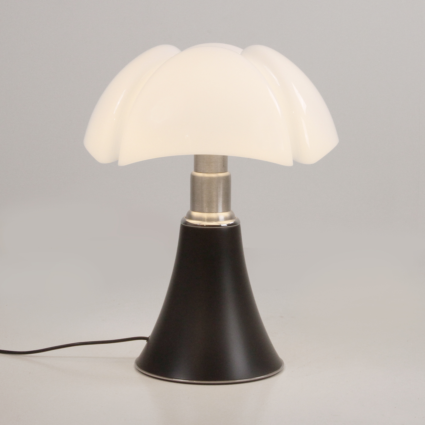 lampada - martinelli luce - pipistrello - Gae Aulenti - design - lamp