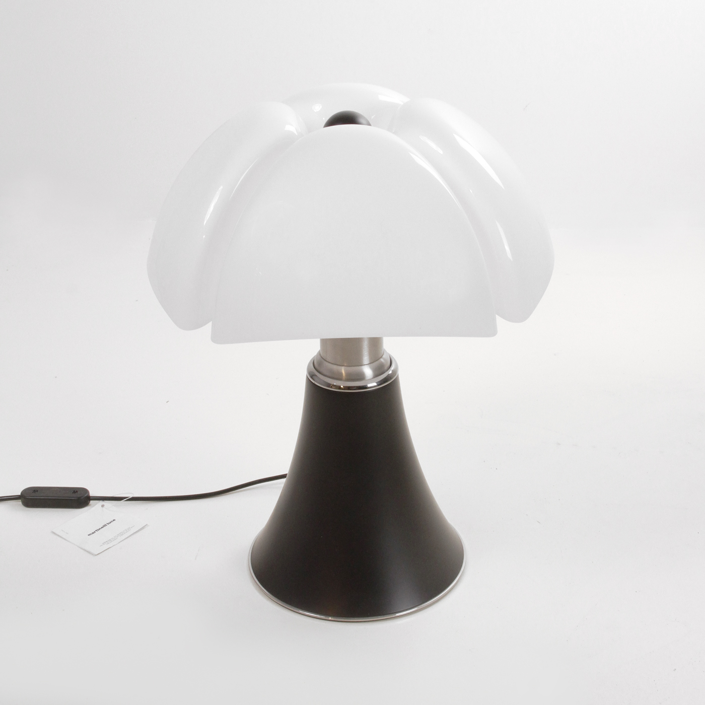 lampada - martinelli luce - pipistrello - Gae Aulenti - design - lamp